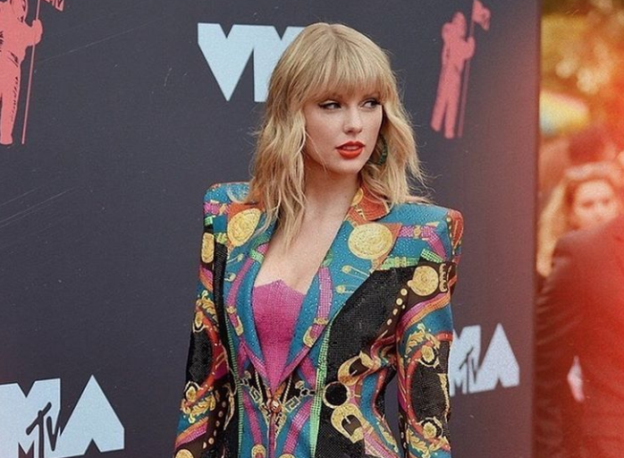 Taylor Swift at the VMAs / Instagram