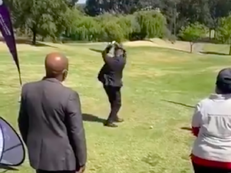 Former president Thabo Mbeki tries his hand at golf