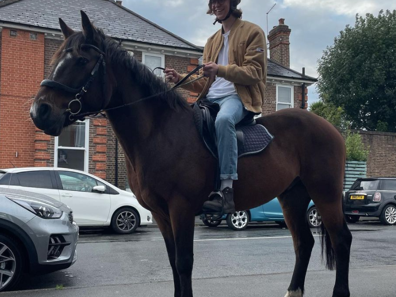 WATCH: Fuel crises in the UK sees a man now commuting on a horse