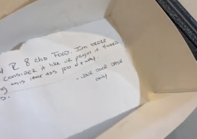 Delivery driver eats chicken wings and leaves this shocking note...