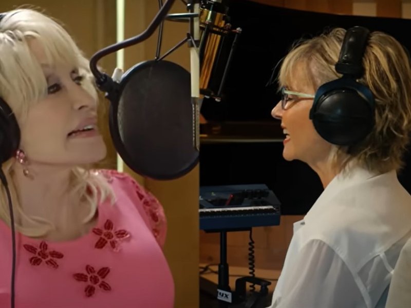 Dolly Parton and Olivia Newton-John