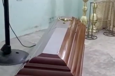 Woman "dies", wakes up in coffin then dies again - Vimarsana News