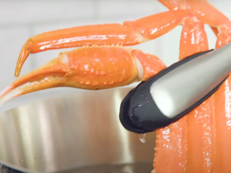 Cooking crab at home