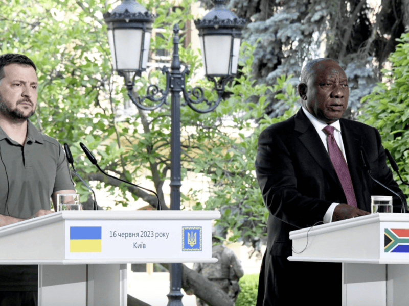 President Cyril Ramaphosa and Ukraine leader Volodymyr Zelenskyy