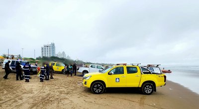 Search for teen girl at Durban beach enters day three