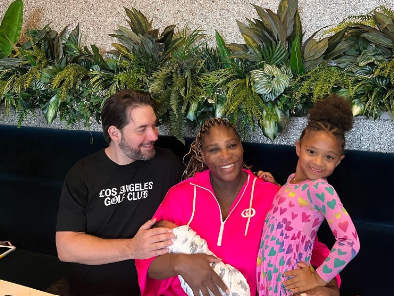 Serena Williams with her husband and children