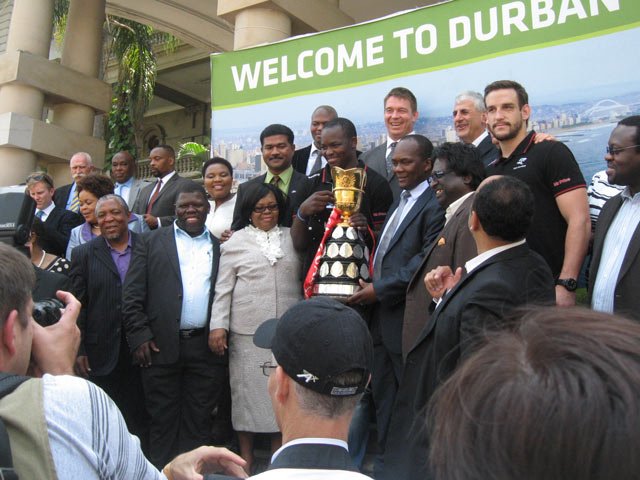 SharksParade1_andrebloem.jpg