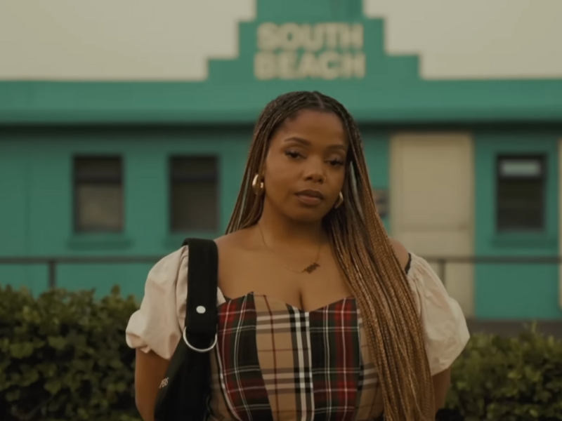 Shekhinah with blonde braids.png
