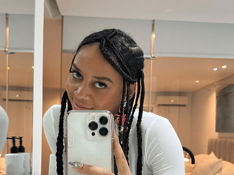 Sho Madjozi takes a bedroom selfie-min.png