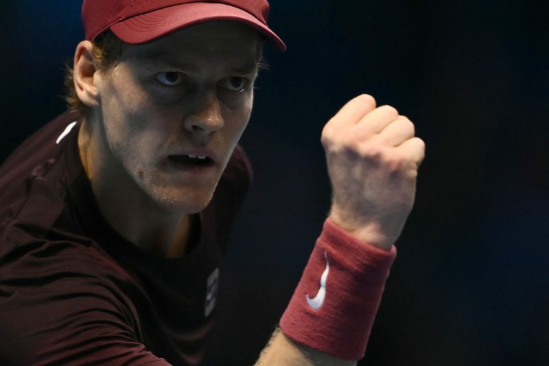 Jannik Sinner through to final four at 2025 ATP Finals