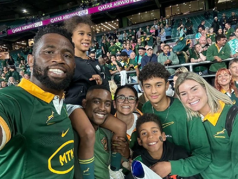 Siya Kolisi and his family