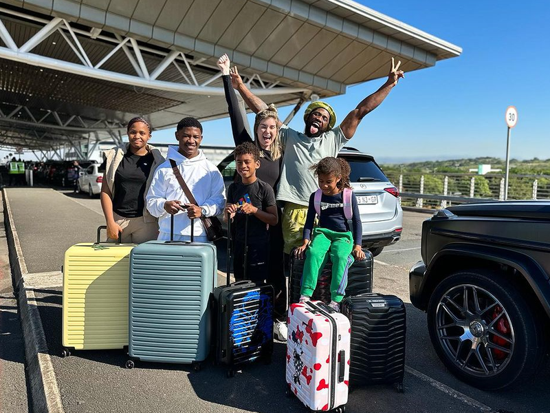 Siya and Rachel Kolisi with their family