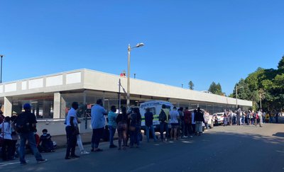 Health workers flock to Durban hospital in rush to get jab - Vimarsana News