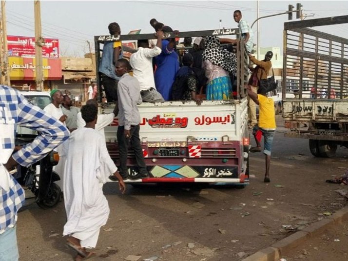 Sudan evacuation at border