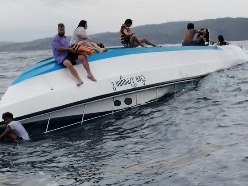 Tourist killed as boat capsizes off Indonesia's Bali
