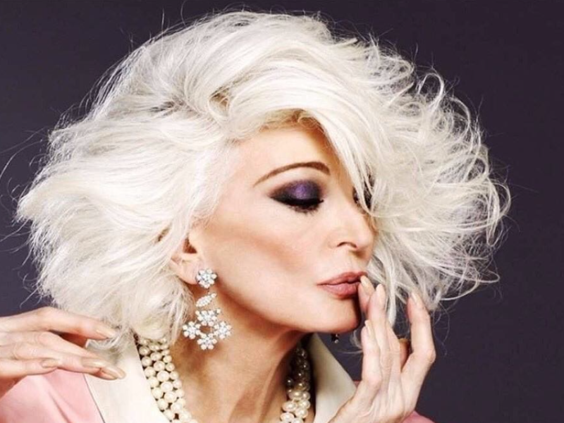 The oldest working model Carmen Dell'Orefice