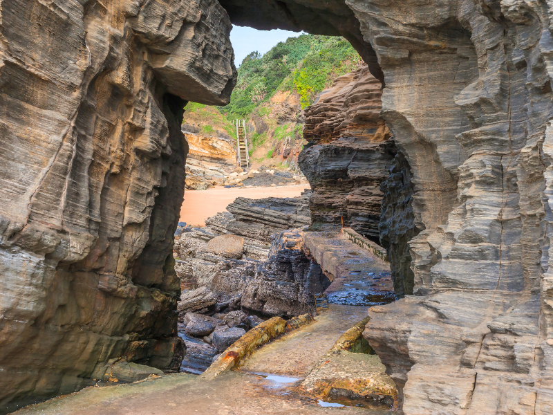 Hole in the wall, Thompsons Bay
