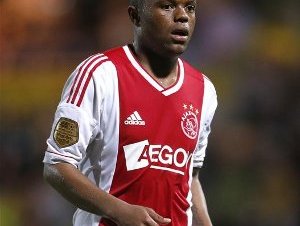 Thulani-Serero-120731-LooksOn-R-300.jpg