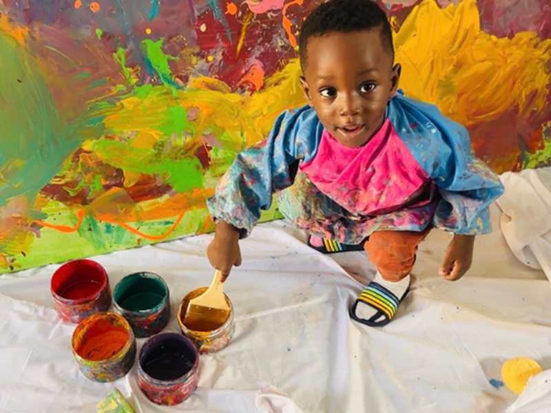 Toddler Guinness World artist