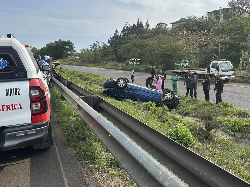 Two pensioners involved in Verulam crash robbed