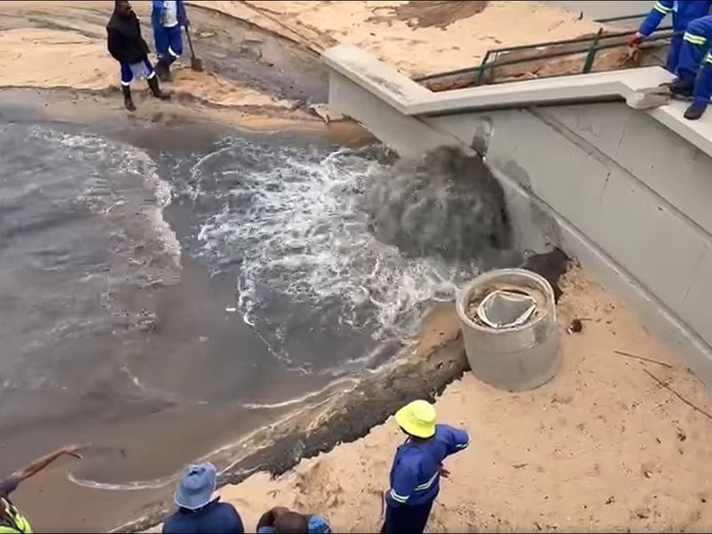 A video of sewage spewing into the ocean at Umhlanga main beach has emerged.