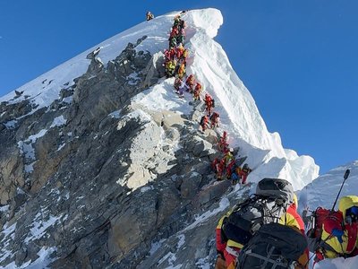 入手困難Missing Tear『Over the 』everset Family of 'miracle' Everest survivor demands probe of rescue efforts