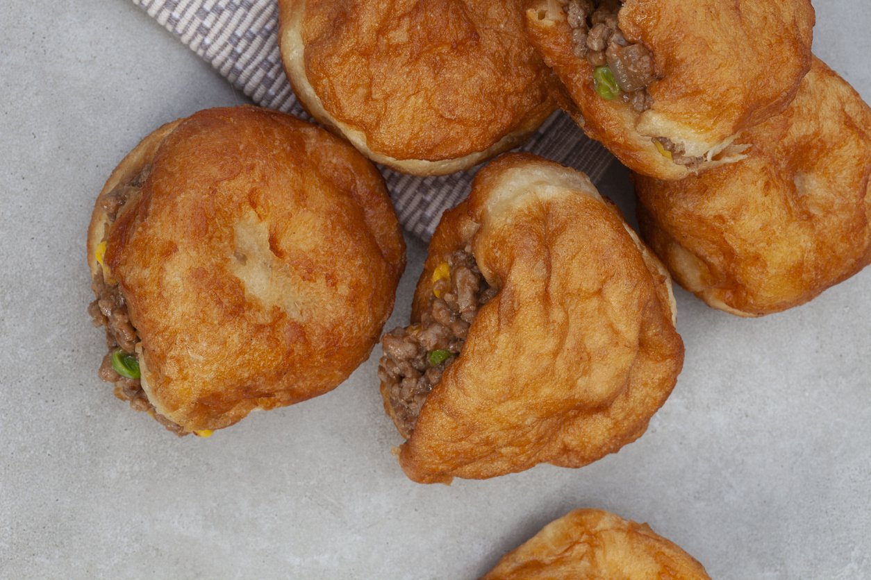 Vetkoek filled with mince