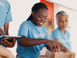 Groups of volunteering people
