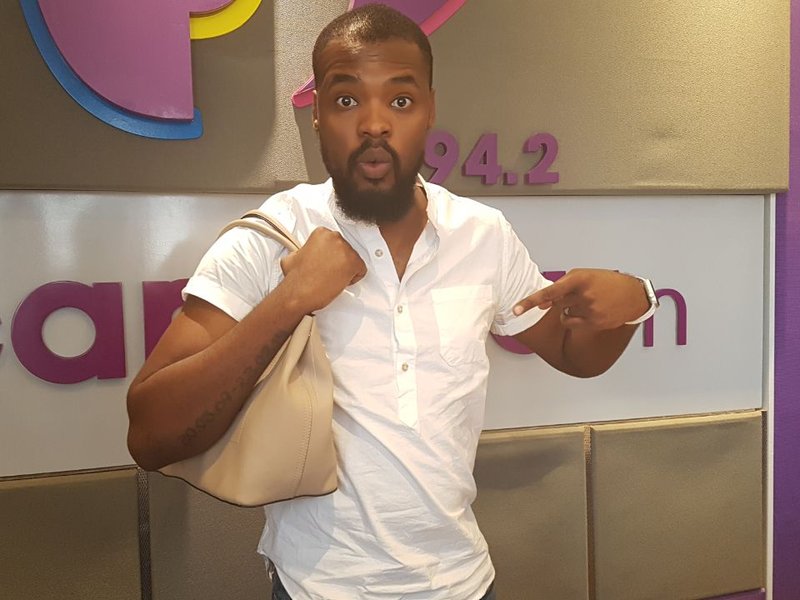 Mack image pickpocketing handbag