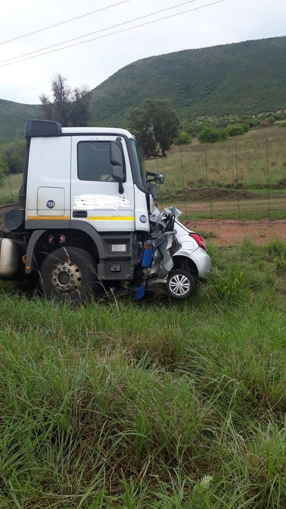 Limpopo man drives into truck