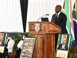 President Cyril Ramaphosa bids farewell to Jackson Mthembu