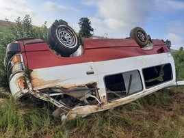 taxi accident overturned