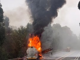 Truck fire Van Reenan