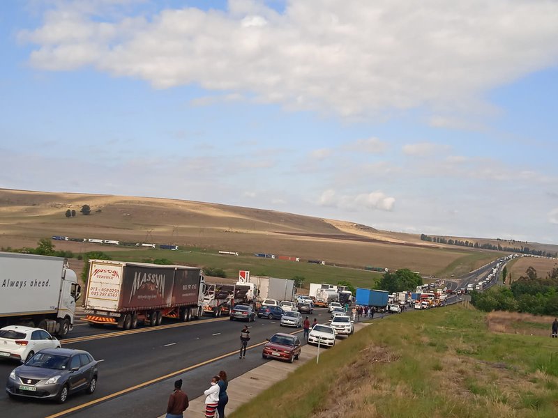 Traffic stacked on N3 between Van Reenen, Harrismith due to truck protest