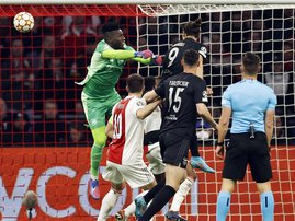 Benfica stun Ajax with Nunez goal to reach Champions League quarter-finals