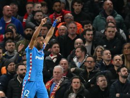 Atletico blunt toothless Man Utd to make Champions League quarters