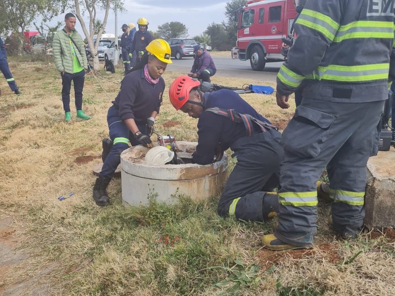 Search continues for Soweto boy (6) who fell down manhole