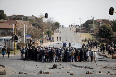 Violence flares up again in Tembisa