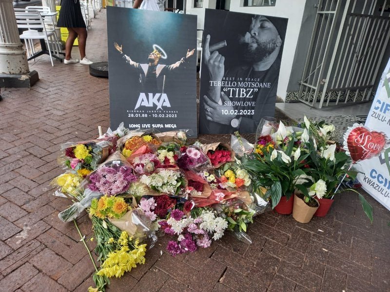 WATCH: AKA fans lay bouquets, candles at scene of star’s death