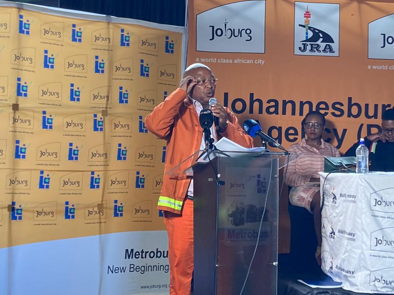 No plan to train ‘unauthorised pointsmen’ at intersections, says Kunene