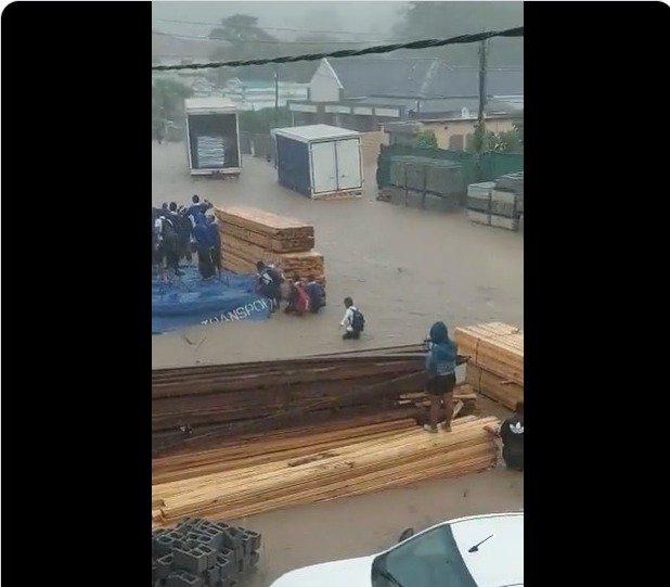 Three missing, 3000 evacuated as floods hit Eastern Cape