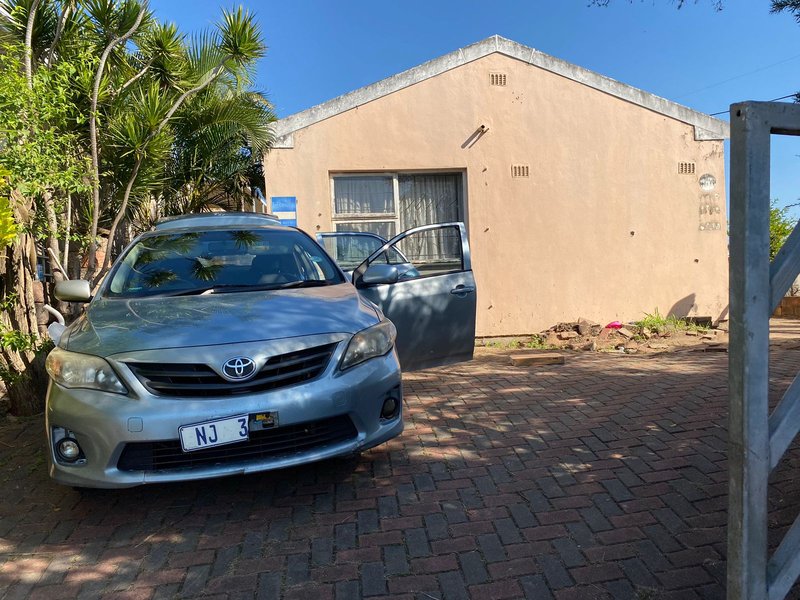 Two robbery suspect killed in Newlands East shootout
