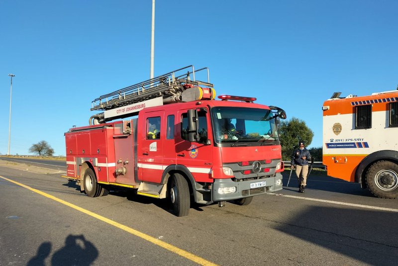 Joburg metro cops keeping tabs on Diepkloof electricity protest
