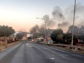 Protesters block Heidelberg Road in Joburg