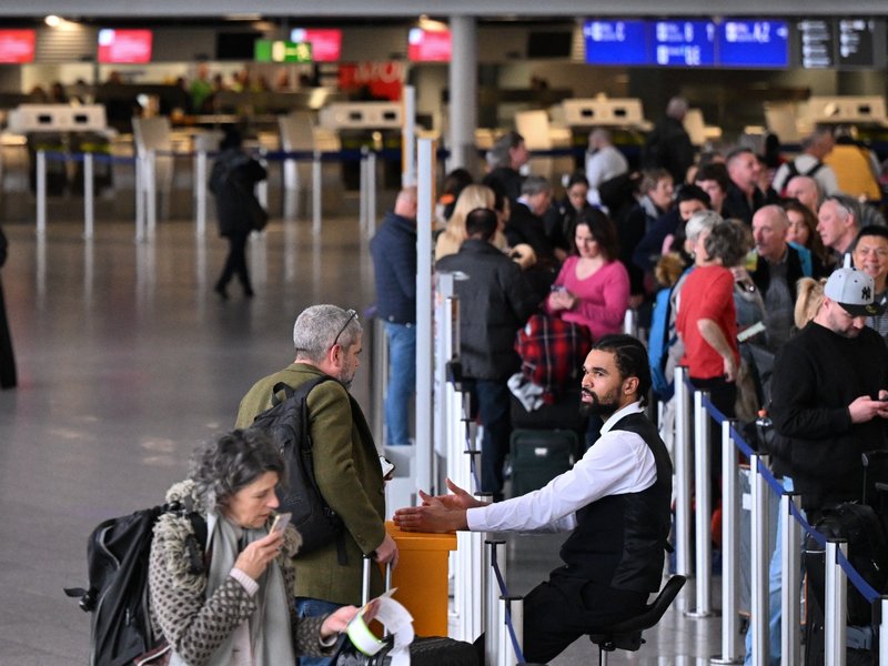Tens of thousands grounded in German airport security staff strike