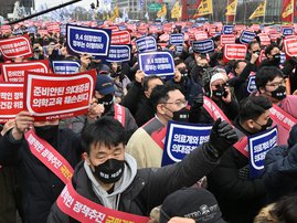 South Korea 'concerned' doctors' strike could escalate