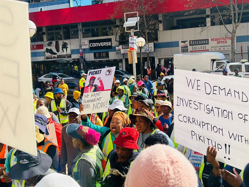 Protesting members of Demawusa threaten legal action against Pikitup