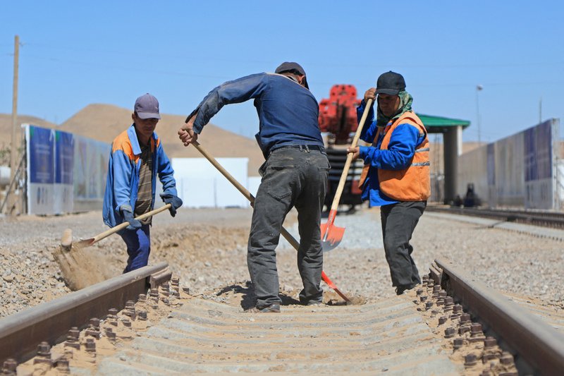 Afghanistan says to begin work on huge gas pipeline
