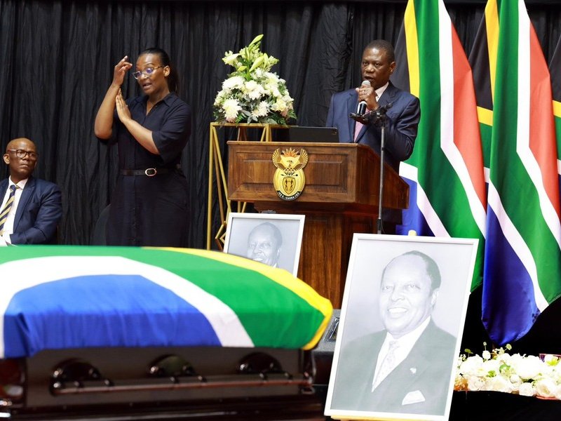Mashatile at Professor Bengu's funeral