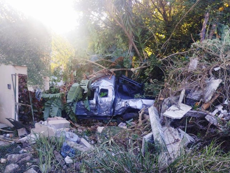 Woman killed M13 crash